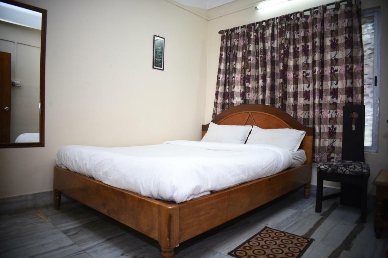 Spot On 37646 Hotel Centre Palace Silchar Exteriör bild