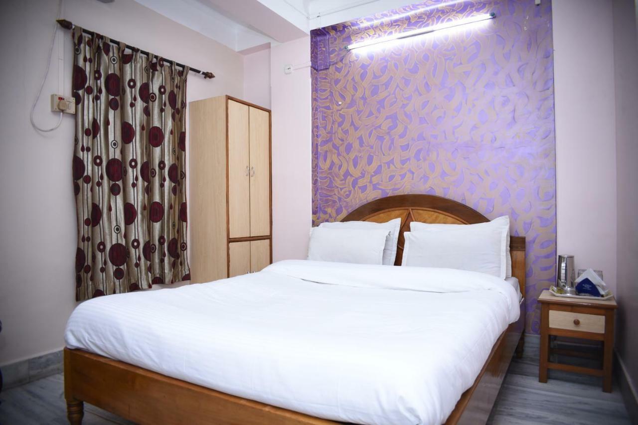 Spot On 37646 Hotel Centre Palace Silchar Exteriör bild