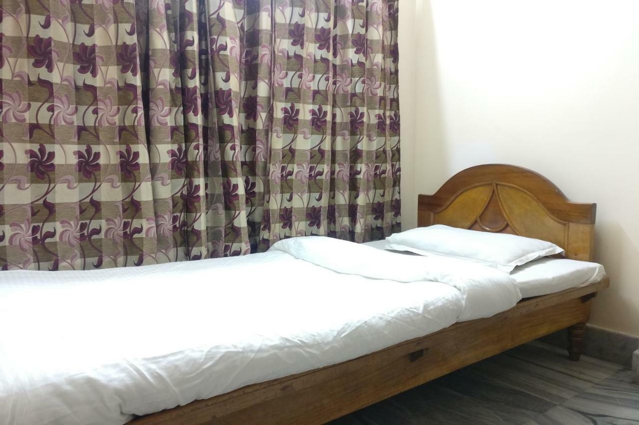 Spot On 37646 Hotel Centre Palace Silchar Exteriör bild