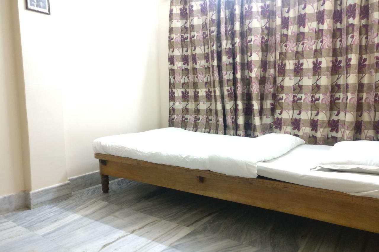 Spot On 37646 Hotel Centre Palace Silchar Exteriör bild